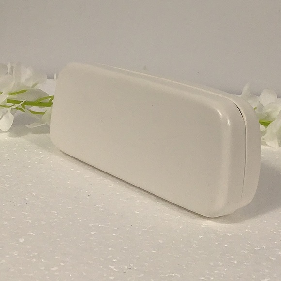 DIANE VON FURSTENBERG  Sunglasses 😎 Case LIKE NEW Condition - Picture 4 of 4